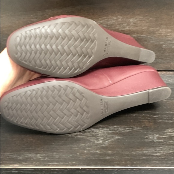 COLE HAAN Leather Wedge Bloodstone/ Burgundy Women’s Shoes size 38 B - Picture 7 of 7